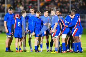 2022-02-25 - The French team watch the video review during the Under - 20 Six Nations 2022, rugby union match between Scotland and France on February 25, 2022 at the DAM Healthcare Stadium in Edinburgh, Scotland - UNDER - 20 SIX NATIONS 2022 - SCOTLAND VS FRANCE - WORLD CUP - RUGBY