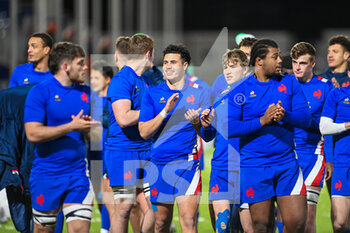 2022-02-25 - The French team applaud their fans after the final whistle during the Under - 20 Six Nations 2022, rugby union match between Scotland and France on February 25, 2022 at the DAM Healthcare Stadium in Edinburgh, Scotland - UNDER - 20 SIX NATIONS 2022 - SCOTLAND VS FRANCE - WORLD CUP - RUGBY