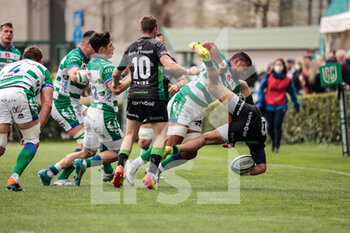 2022-04-02 - Tiernan O'Halloran (Connacht Rugby) and Monty Ioane (Benetton Rugby) - BENETTON RUGBY VS CONNACHT RUGBY - UNITED RUGBY CHAMPIONSHIP - RUGBY