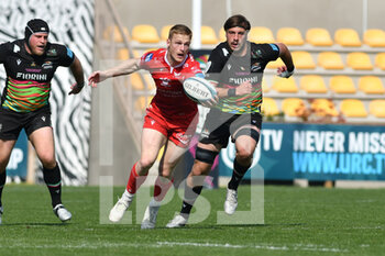 2022-03-26 - johnny McNicholl (scarlets) and Liam Mitchell (zebre) - ZEBRE RUGBY CLUB VS SCARLETS - UNITED RUGBY CHAMPIONSHIP - RUGBY