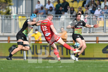 2022-03-26 - scott williams (scarlets) and iacopo bianchi (zebre) - ZEBRE RUGBY CLUB VS SCARLETS - UNITED RUGBY CHAMPIONSHIP - RUGBY