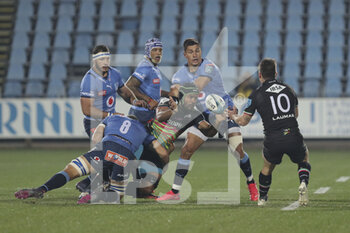 2022-02-25 - Maxime Mbandà (Zebre) with a big offload - ZEBRE RUGBY VS VODACOM BULLS - UNITED RUGBY CHAMPIONSHIP - RUGBY