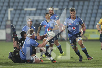 2022-02-25 - Jacques Van Rooyen (Bulls) with an offload - ZEBRE RUGBY VS VODACOM BULLS - UNITED RUGBY CHAMPIONSHIP - RUGBY