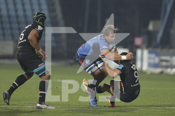 2022-02-25 - Arno Botha (Bulls) breaks a tackle - ZEBRE RUGBY VS VODACOM BULLS - UNITED RUGBY CHAMPIONSHIP - RUGBY