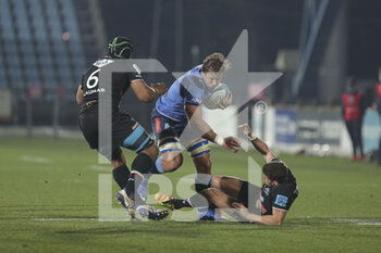 2022-02-25 - Arno Botha (Bulls) breaks a tackle - ZEBRE RUGBY VS VODACOM BULLS - UNITED RUGBY CHAMPIONSHIP - RUGBY