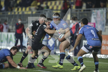 2022-02-25 - Gerhard Steenekamp (Bulls) keeps the ball tight - ZEBRE RUGBY VS VODACOM BULLS - UNITED RUGBY CHAMPIONSHIP - RUGBY