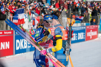2022-12-17 - OEBERG Elvira and SIMON Julia during the BMW IBU World Cup 2022, Annecy - Le Grand-Bornand, Women's 10 Km Pursuit, on December 17, 2022 in Le Grand-Bornand, France - BIATHLON - WORLD CUP - LE GRAND BORNAND - WOMEN'S 10 KM PURSUIT - BIATHLON - WINTER SPORTS