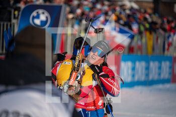 2022-12-17 - SIMON Julia and CHAUVEAU Sophie during the BMW IBU World Cup 2022, Annecy - Le Grand-Bornand, Women's 10 Km Pursuit, on December 17, 2022 in Le Grand-Bornand, France - BIATHLON - WORLD CUP - LE GRAND BORNAND - WOMEN'S 10 KM PURSUIT - BIATHLON - WINTER SPORTS