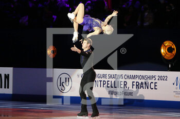 2022-03-27 - Alexa Knierim, Brandon Frazier of USA during the Gala of the ISU World Figure Skating Championships 2022 on March 27, 2022 at the Sud de France Arena in Montpellier, France - GALA OF THE ISU WORLD FIGURE SKATING CHAMPIONSHIPS 2022 - ICE SKATING - WINTER SPORTS
