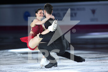 2022-12-11 - Deanna Stellato-Dudek and Maxime Deschamps (Canada - Senior Pairs 4th place) - 2022 ISU SKATING GRAND PRIX FINALS - DAY4 - ICE SKATING - WINTER SPORTS