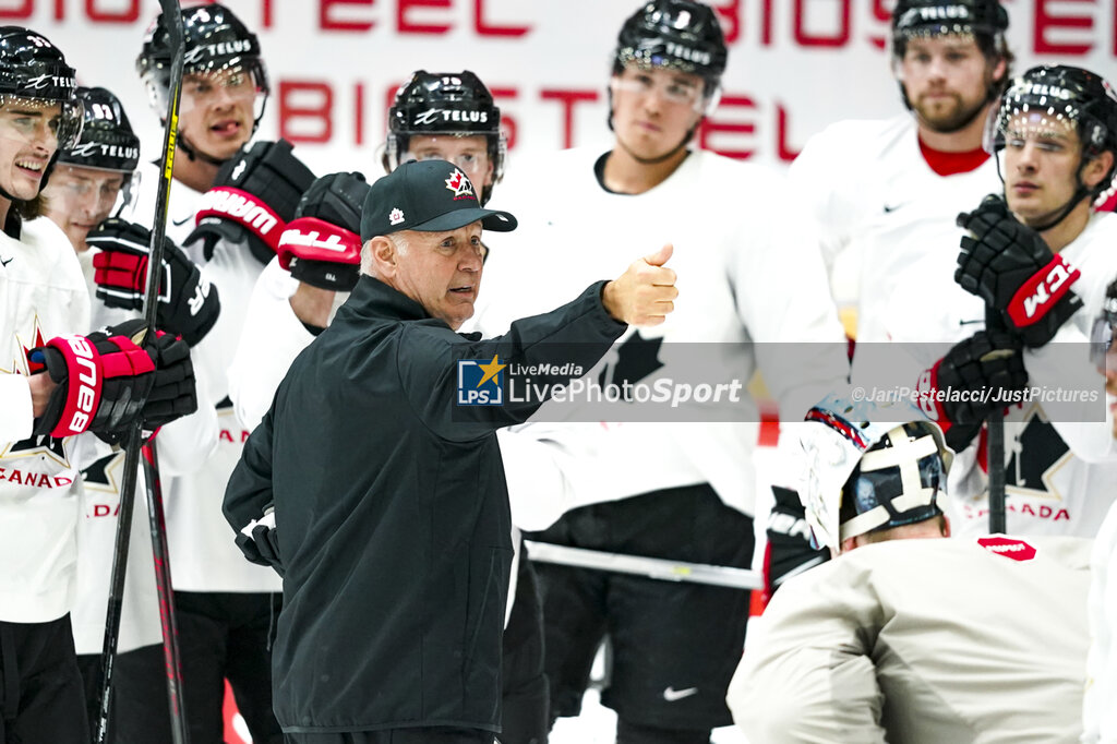 2022 IIHF Ice Hockey World Championship: Team Canada free skating - ICE HOCKEY - WINTER SPORTS