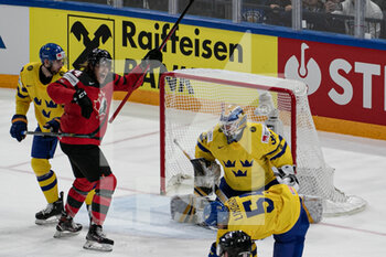 26/05/2022 - ULLMARK Linus(Sweden) 

 COMTOIS Max (Canada)  - IIHF ICE HOCKEY WORLD CHAMPIONSHIP - QUARTERFINALS - SWEDEN VS CANADA - HOCKEY SU GHIACCIO - SPORT INVERNALI