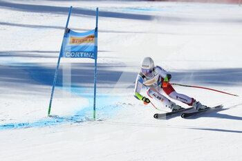 2022-01-23 - Corinne Suter (SUI) - 2022 FIS SKI WORLD CUP - WOMEN SUPER GIANT - ALPINE SKIING - WINTER SPORTS