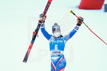 2022-01-25 - Tessa WORLET (FRA) - 2022 FIS SKI WORLD CUP - WOMEN GIANT SLALOM - ALPINE SKIING - WINTER SPORTS
