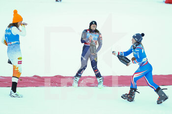 2022-01-25 - Sara HECTOR (SWE) Petra VLHOVA (SVK) and Tessa WORLET (FRA) - 2022 FIS SKI WORLD CUP - WOMEN GIANT SLALOM - ALPINE SKIING - WINTER SPORTS