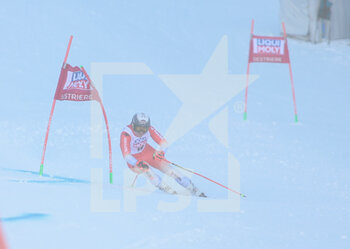 2022-12-10 - Wendi Holdner of Switzerland during the Audi FIS World Cup 2022 Women’s Giant Slalom on 10 December 2022, in Sestriere, Italy. Photo Nderim Kaceli - WORLD CUP - WOMEN GIANT SLALOM - ALPINE SKIING - WINTER SPORTS