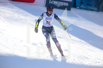 2022-12-10 - Alice Robinson of Australia during the Audi FIS World Cup 2022 Women’s Giant Slalom on 10 December 2022, in Sestriere, Italy. Photo Nderim Kaceli - WORLD CUP - WOMEN GIANT SLALOM - ALPINE SKIING - WINTER SPORTS