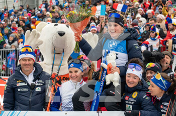 2022-12-16 - French Team during the BMW IBU World Cup 2022, Annecy - Le Grand-Bornand, Women's Sprint, on December 16, 2022 in Le Grand-Bornand, France - BIATHLON - WORLD CUP - LE GRAND BORNAND - WOMEN'S SPRINT - ALPINE SKIING - WINTER SPORTS
