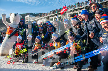 2022-12-18 - French Team during the BMW IBU World Cup 2022, Annecy - Le Grand-Bornand, Women's 12,5 Km Mass Start, on December 18, 2022 in Le Grand-Bornand, France - BIATHLON - WORLD CUP - LE GRAND BORNAND - WOMEN'S MASS START - ALPINE SKIING - WINTER SPORTS