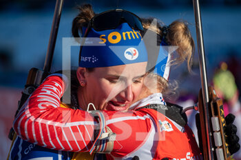 2022-12-18 - SIMON Julia and CHAUVEAU Sophie during the BMW IBU World Cup 2022, Annecy - Le Grand-Bornand, Women's 12,5 Km Mass Start, on December 18, 2022 in Le Grand-Bornand, France - BIATHLON - WORLD CUP - LE GRAND BORNAND - WOMEN'S MASS START - ALPINE SKIING - WINTER SPORTS
