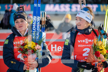 2022-12-18 - CHAUVEAU Sophie and JEANMONNOT Lou during the BMW IBU World Cup 2022, Annecy - Le Grand-Bornand, Women's 12,5 Km Mass Start, on December 18, 2022 in Le Grand-Bornand, France - BIATHLON - WORLD CUP - LE GRAND BORNAND - WOMEN'S MASS START - ALPINE SKIING - WINTER SPORTS