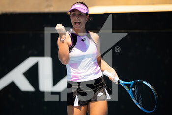 2022-01-01 - Lucrezia Stefanini of Italy in action during the first qualifications round of the 2022 Adelaide International WTA 500 tennis tournament on January 2, 2022 at Memorial Drive Tennis Centre in Adelaide, Australia - 2022 ADELAIDE INTERNATIONAL WTA 500 TENNIS TOURNAMENT - INTERNATIONALS - TENNIS