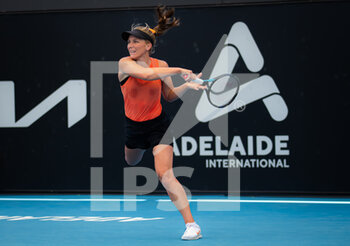 2022-01-04 - Maddison Inglis of Australia in action during the first round against Shelby Rogers of the United States at the 2022 Adelaide International WTA 500 tennis tournament on January 4, 2022 at Memorial Drive Tennis Centre in Adelaide, Australia - 2022 ADELAIDE INTERNATIONAL WTA 500 TENNIS TOURNAMENT - INTERNATIONALS - TENNIS