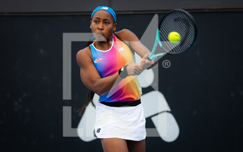 2022-01-04 - Cori Gauff of the United States in action during the first round against Ulrikke Eikeri of Norway at the 2022 Adelaide International WTA 500 tennis tournament on January 4, 2022 at Memorial Drive Tennis Centre in Adelaide, Australia - 2022 ADELAIDE INTERNATIONAL WTA 500 TENNIS TOURNAMENT - INTERNATIONALS - TENNIS