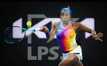 2022-01-05 - Cori Gauff of the United States in action during the second round against Ashleigh Barty of Australia at the 2022 Adelaide International WTA 500 tennis tournament on January 5, 2022 at Memorial Drive Tennis Centre in Adelaide, Australia - 2022 ADELAIDE INTERNATIONAL WTA 500 TENNIS TOURNAMENT - INTERNATIONALS - TENNIS