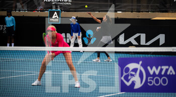 2022-01-06 - Sania Mirza of India playing doubles with Nadiia Kichenok at the 2022 Adelaide International WTA 500 tennis tournament on January 6, 2022 at Memorial Drive Tennis Centre in Adelaide, Australia - 2022 ADELAIDE INTERNATIONAL WTA 500 TENNIS TOURNAMENT - INTERNATIONALS - TENNIS