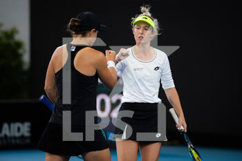 2022-01-07 - Ashleigh Barty & Storm Sanders of Australia during the doubles semi-final at the 2022 Adelaide International WTA 500 tennis tournament on January 7, 2022 at Memorial Drive Tennis Centre in Adelaide, Australia - 2022 ADELAIDE INTERNATIONAL WTA 500 TENNIS TOURNAMENT - INTERNATIONALS - TENNIS