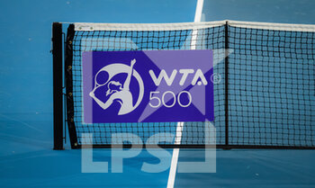 2022-01-07 - WTA Logo at tne net during the quarter-final at the 2022 Adelaide International WTA 500 tennis tournament on January 7, 2022 at Memorial Drive Tennis Centre in Adelaide, Australia - 2022 ADELAIDE INTERNATIONAL WTA 500 TENNIS TOURNAMENT - INTERNATIONALS - TENNIS