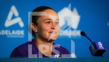 2022-01-07 - Ashleigh Barty of Australia talks to the media after the quarter-final at the 2022 Adelaide International WTA 500 tennis tournament on January 7, 2022 at Memorial Drive Tennis Centre in Adelaide, Australia - 2022 ADELAIDE INTERNATIONAL WTA 500 TENNIS TOURNAMENT - INTERNATIONALS - TENNIS