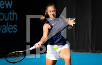 2022-01-10 - Diane Parry of France in action against Giuliana Olmos of Mexico during the final qualifications round at the 2022 Sydney Tennis Classic, WTA 500 tennis tournament on January 10, 2022 at NSW Tennis Centre in Sydney, Australia - 2022 SYDNEY TENNIS CLASSIC, WTA 500 TENNIS TOURNAMENT - INTERNATIONALS - TENNIS