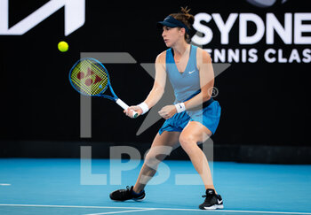 2022-01-10 - Belinda Bencic of Switzerland in action against Beatriz Haddad Maia of Brazil during the first round at the 2022 Sydney Tennis Classic, WTA 500 tennis tournament on January 11, 2022 at NSW Tennis Centre in Sydney, Australia - 2022 SYDNEY TENNIS CLASSIC, WTA 500 TENNIS TOURNAMENT - INTERNATIONALS - TENNIS