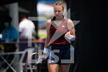 2022-01-11 - Anett Kontaveit of Estonia in action against Elena Gabriela Ruse of Romania during the second round of the 2022 Sydney Tennis Classic, WTA 500 tennis tournament on January 12, 2022 at NSW Tennis Centre in Sydney, Australia - 2022 SYDNEY TENNIS CLASSIC, WTA 500 TENNIS TOURNAMENT - INTERNATIONALS - TENNIS