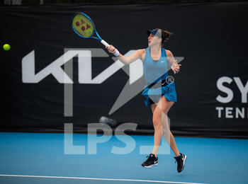 2022-01-11 - Belinda Bencic of Switzerland in action against Oceane Dodin of France during the second round of the 2022 Sydney Tennis Classic, WTA 500 tennis tournament on January 12, 2022 at NSW Tennis Centre in Sydney, Australia - 2022 SYDNEY TENNIS CLASSIC, WTA 500 TENNIS TOURNAMENT - INTERNATIONALS - TENNIS