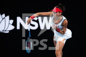 2022-01-12 - Ajla Tomljanovic of Australia in action against Paula Badosa of Spain during the second round of the 2022 Sydney Tennis Classic, WTA 500 tennis tournament on January 12, 2022 at NSW Tennis Centre in Sydney, Australia - 2022 SYDNEY TENNIS CLASSIC, WTA 500 TENNIS TOURNAMENT - INTERNATIONALS - TENNIS