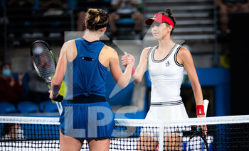 2022-01-12 - Paula Badosa of Spain & Ajla Tomljanovic of Australia in action during the second round of the 2022 Sydney Tennis Classic, WTA 500 tennis tournament on January 12, 2022 at NSW Tennis Centre in Sydney, Australia - 2022 SYDNEY TENNIS CLASSIC, WTA 500 TENNIS TOURNAMENT - INTERNATIONALS - TENNIS