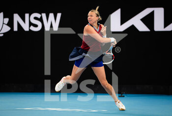 2022-01-12 - Anett Kontaveit of Estonia in action against Ons Jabeur of Tunisia during the quarter-final of the 2022 Sydney Tennis Classic, WTA 500 tennis tournament on January 13, 2022 at NSW Tennis Centre in Sydney, Australia - 2022 SYDNEY TENNIS CLASSIC, WTA 500 TENNIS TOURNAMENT - INTERNATIONALS - TENNIS