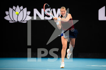 2022-01-12 - Anett Kontaveit of Estonia in action against Ons Jabeur of Tunisia during the quarter-final of the 2022 Sydney Tennis Classic, WTA 500 tennis tournament on January 13, 2022 at NSW Tennis Centre in Sydney, Australia - 2022 SYDNEY TENNIS CLASSIC, WTA 500 TENNIS TOURNAMENT - INTERNATIONALS - TENNIS