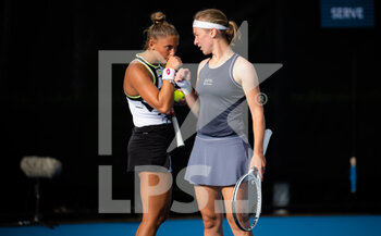 2022-01-12 - Vivian Heisen of Germany & Panna Udvardy of Hungary playing doubles at the 2022 Sydney Tennis Classic, WTA 500 tennis tournament on January 13, 2022 at NSW Tennis Centre in Sydney, Australia - 2022 SYDNEY TENNIS CLASSIC, WTA 500 TENNIS TOURNAMENT - INTERNATIONALS - TENNIS