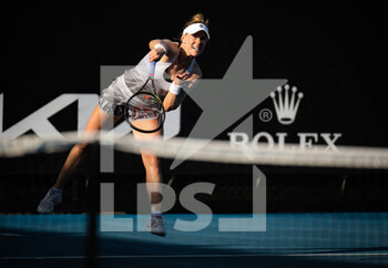 2022-01-17 - Alison Riske of the United States in action against Donna Vekic of Croatia during the first round of the 2022 Australian Open, WTA Grand Slam tennis tournament on January 17, 2022 at Melbourne Park in Melbourne, Australia - 2022 AUSTRALIAN OPEN, WTA GRAND SLAM TENNIS TOURNAMENT - INTERNATIONALS - TENNIS