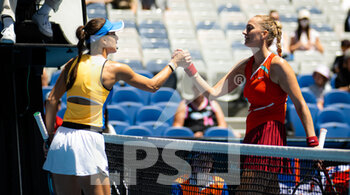 2022-01-18 - Sorana Cirstea of Romania & Petra Kvitova of the Czech Republic in action during the first round of the 2022 Australian Open, WTA Grand Slam tennis tournament on January 18, 2022 at Melbourne Park in Melbourne, Australia - 2022 AUSTRALIAN OPEN, WTA GRAND SLAM TENNIS TOURNAMENT - INTERNATIONALS - TENNIS