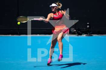 2022-01-19 - Marta Kostyuk of Ukraine in action against Sara Sorribes Tormo of Spain during the second round of the 2022 Australian Open, WTA Grand Slam tennis tournament on January 19, 2022 at Melbourne Park in Melbourne, Australia - 2022 AUSTRALIAN OPEN, WTA GRAND SLAM TENNIS TOURNAMENT - INTERNATIONALS - TENNIS