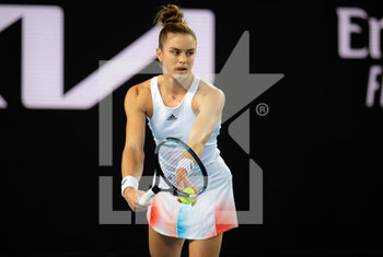 2022-01-19 - Maria Sakkari of Greece in action against Qinwen Zheng of China during the second round of the 2022 Australian Open, WTA Grand Slam tennis tournament on January 19, 2022 at Melbourne Park in Melbourne, Australia - 2022 AUSTRALIAN OPEN, WTA GRAND SLAM TENNIS TOURNAMENT - INTERNATIONALS - TENNIS