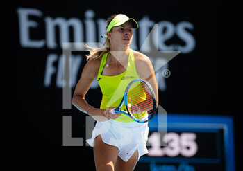 2022-01-19 - Magda Linette of Poland in action against Daria Kasatkina of Russia during the second round of the 2022 Australian Open, WTA Grand Slam tennis tournament on January 20, 2022 at Melbourne Park in Melbourne, Australia - 2022 AUSTRALIAN OPEN, WTA GRAND SLAM TENNIS TOURNAMENT - INTERNATIONALS - TENNIS