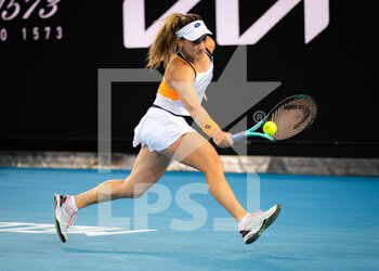2022-01-19 - Danka Kovinic of Montenegro in action against Emma Raducanu of Great Britain during the second round of the 2022 Australian Open, WTA Grand Slam tennis tournament on January 20, 2022 at Melbourne Park in Melbourne, Australia - 2022 AUSTRALIAN OPEN, WTA GRAND SLAM TENNIS TOURNAMENT - INTERNATIONALS - TENNIS