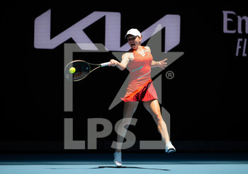 2022-01-22 - Simona Halep of Romania in action against Danka Kovinic of Montenegro during the third round at the 2022 Australian Open, WTA Grand Slam tennis tournament on January 22, 2022 at Melbourne Park in Melbourne, Australia - 2022 AUSTRALIAN OPEN, WTA GRAND SLAM TENNIS TOURNAMENT - INTERNATIONALS - TENNIS