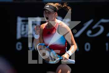 2022-01-23 - Rebecca Peterson of Sweden in action during the second round of doubles at the 2022 Australian Open, WTA Grand Slam tennis tournament on January 23, 2022 at Melbourne Park in Melbourne, Australia - 2022 AUSTRALIAN OPEN, WTA GRAND SLAM TENNIS TOURNAMENT - INTERNATIONALS - TENNIS